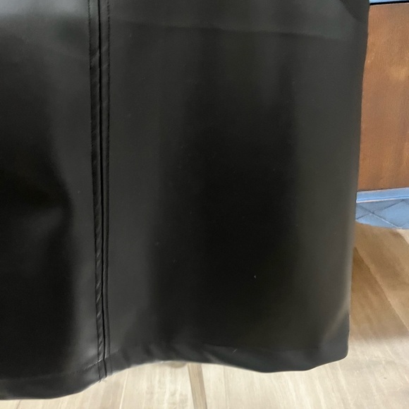 EVEREVE Ava Faux Leather Black Vest Tank Size Large - Picture 4 of 5